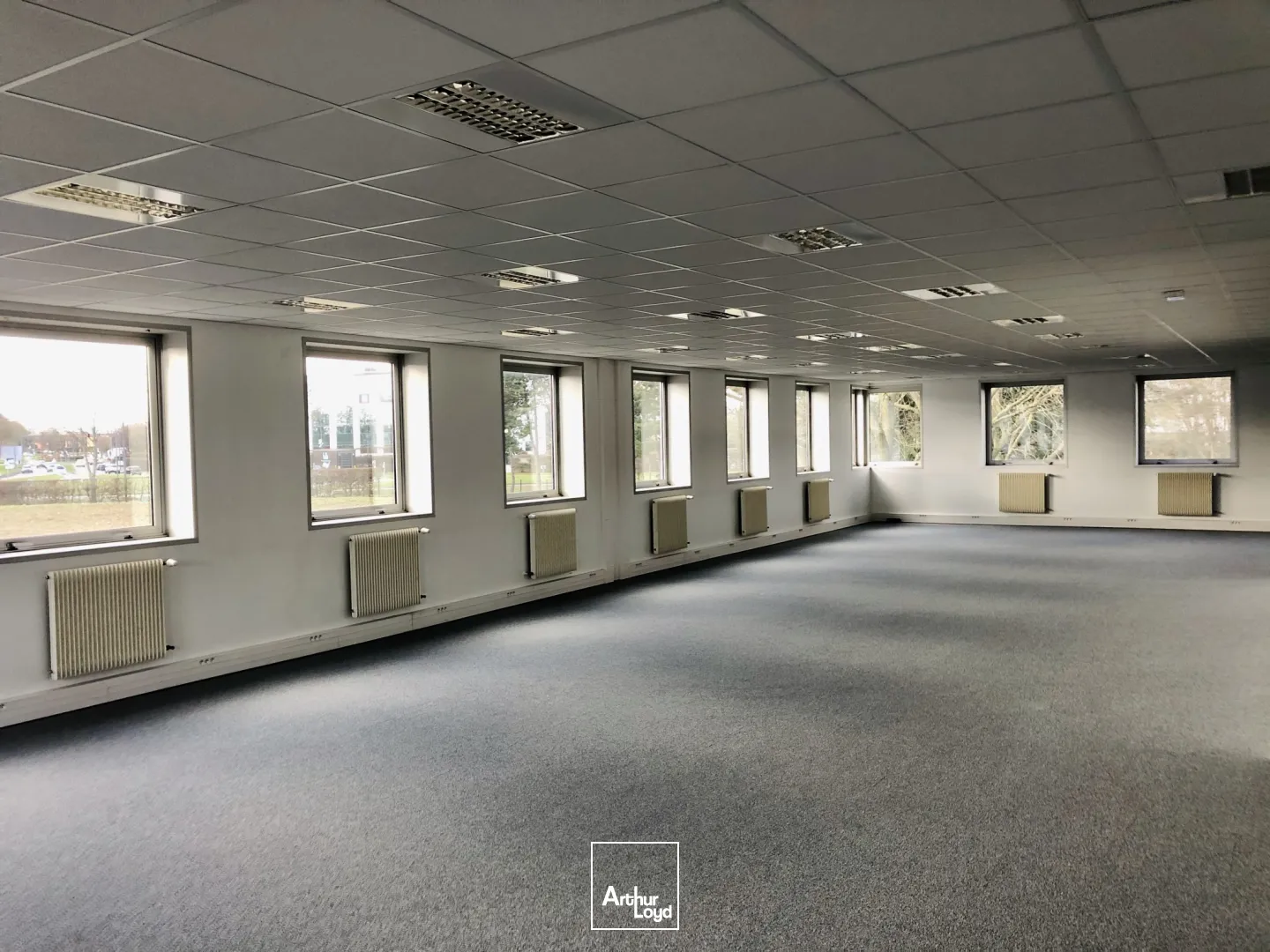 Locaux d'activité & Entrepôts - Location - TREMBLAY EN FRANCE - 93290 - 364.31-766.31 - 7759456