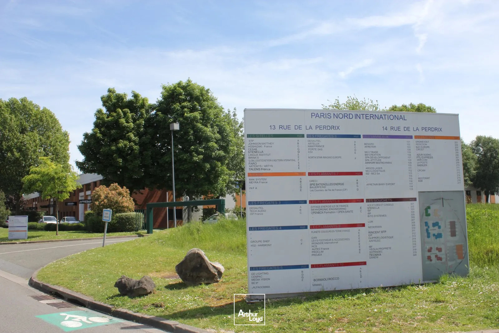 Locaux d'activité & Entrepôts - Location - TREMBLAY EN FRANCE - 93290 - 364.31-766.31 - 7759460