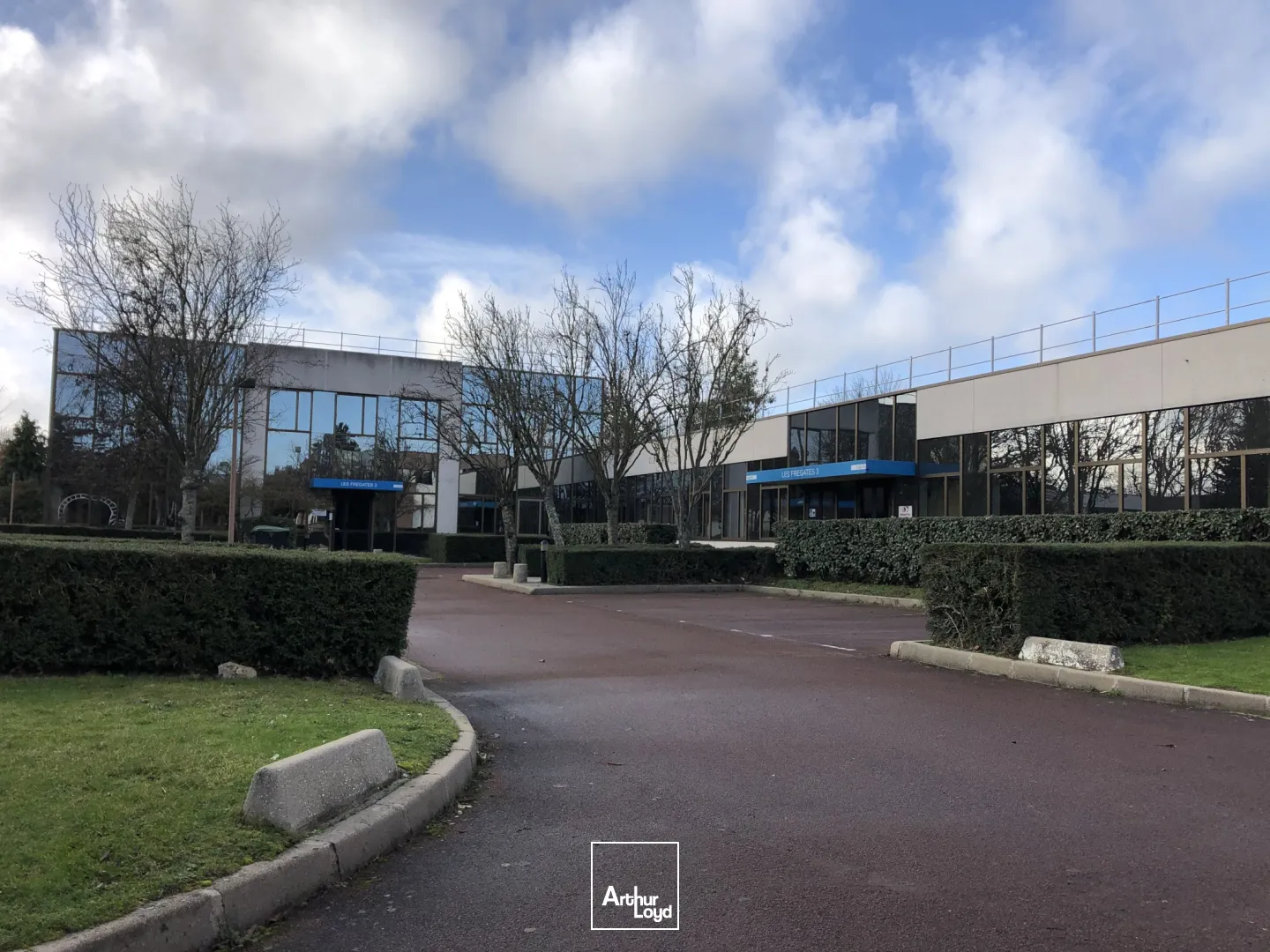 Bureaux - Location - TREMBLAY EN FRANCE - 93290 - 340-2892.9 - 7759468