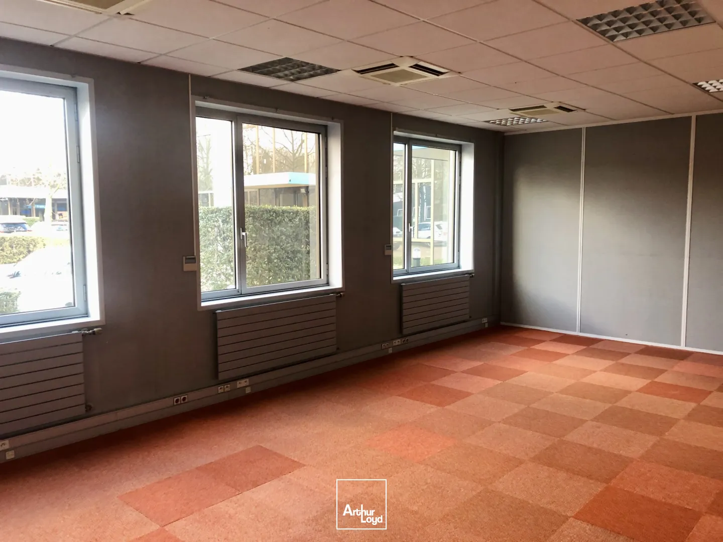 Bureaux - Location - TREMBLAY EN FRANCE - 93290 - 340-2892.9 - 7759470