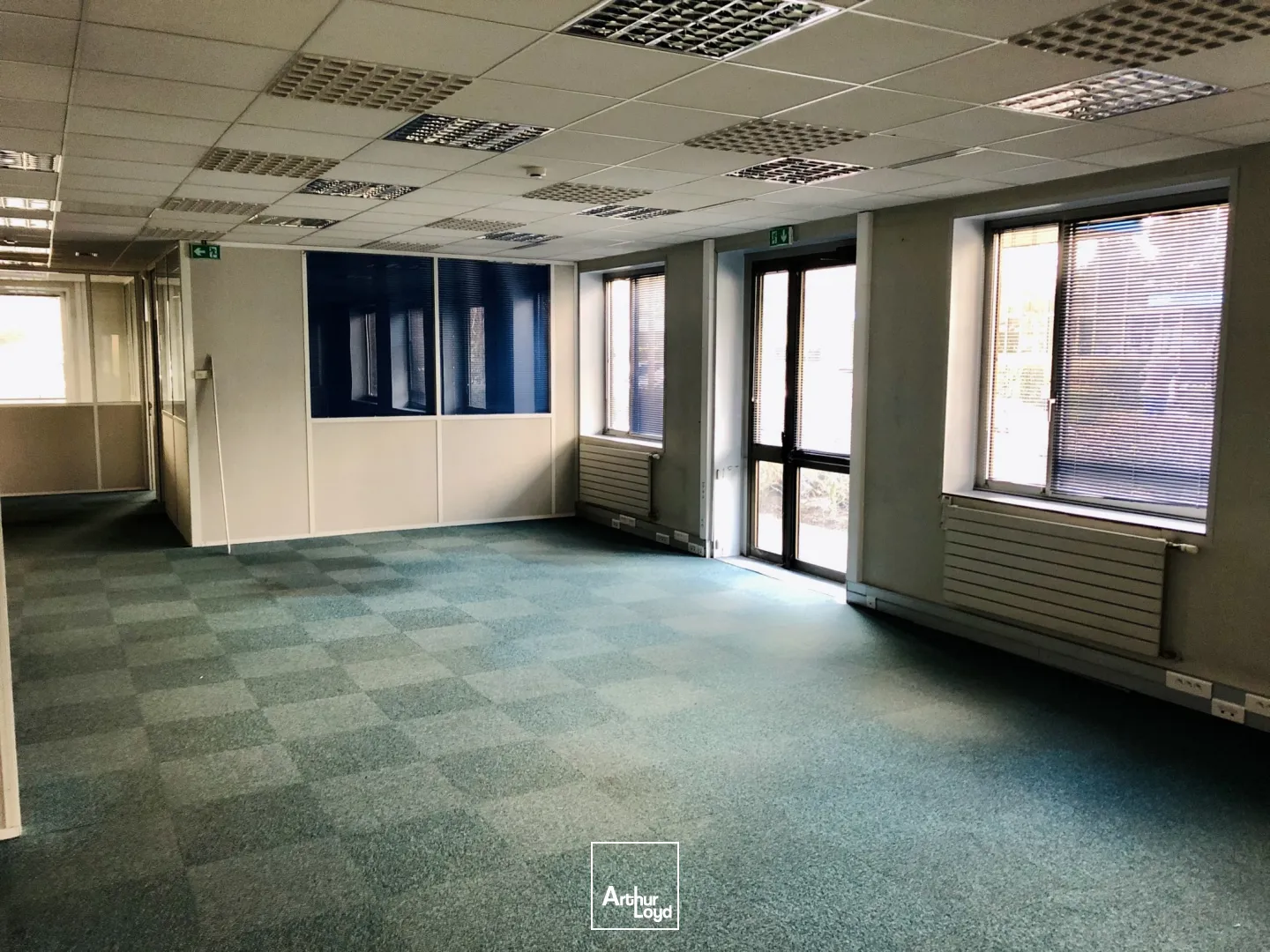 Bureaux - Location - TREMBLAY EN FRANCE - 93290 - 340-2892.9 - 7759472