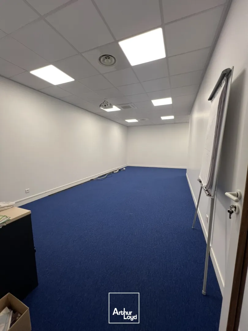 Bureaux - Location - TREMBLAY EN FRANCE - 93290 - 233-481 - 7759488