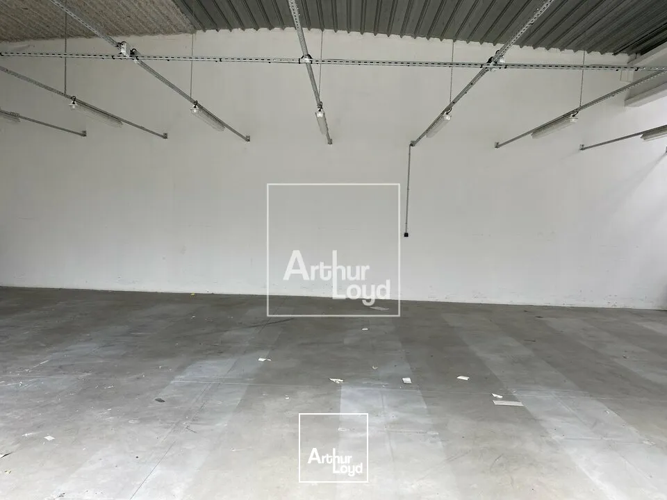 Locaux d'activité & Entrepôts - Location - BONDOUFLE - 91070 - 210-1225 - 7760297