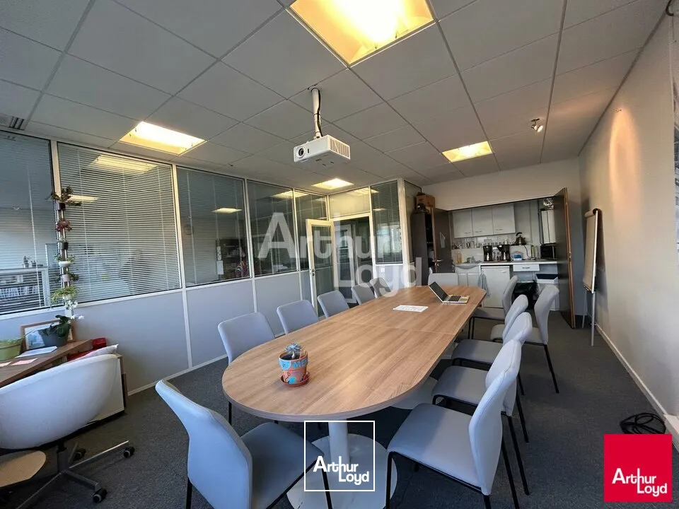 Bureaux - Location - LA CHAUSSEE SAINT VICTOR - 41260 - 144-144 - 7761759