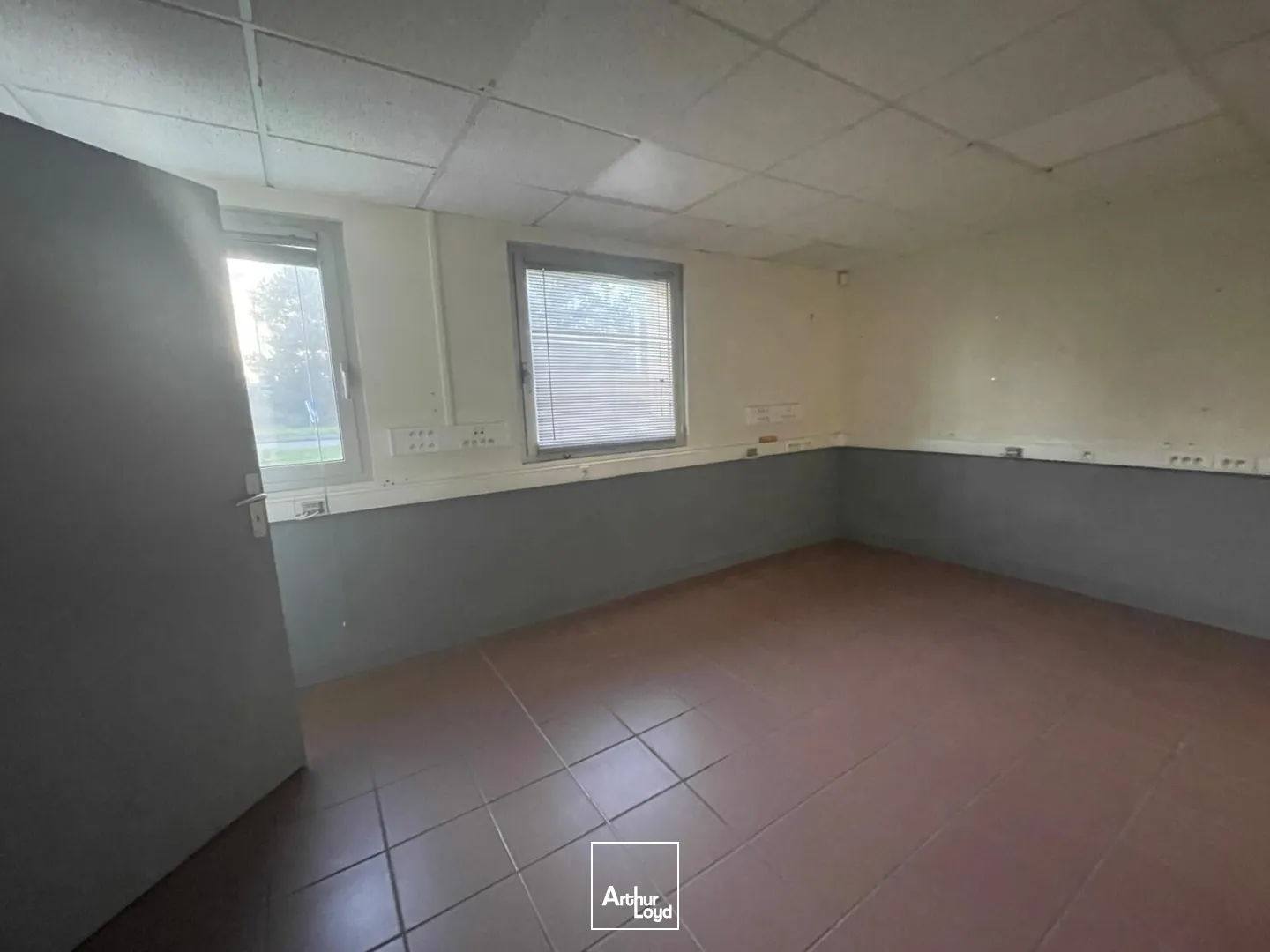 Locaux d'activité & Entrepôts - Location - PLOEREN - 56880 - 700-700 - 7761944