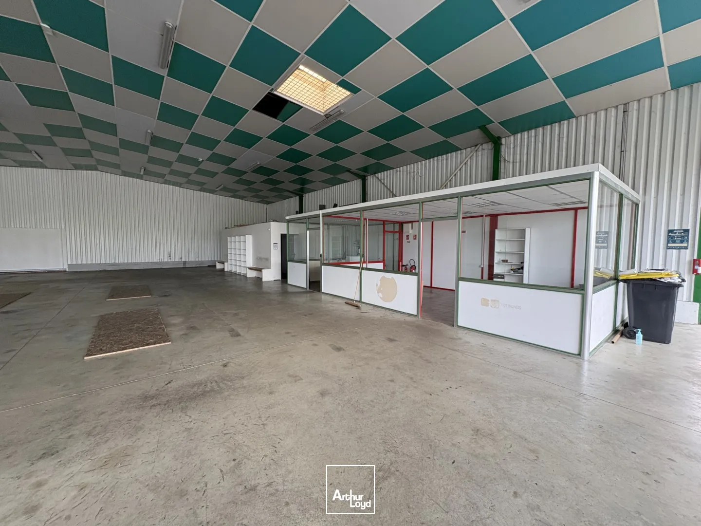 Locaux commerciaux - Location - BREUIL LE SEC - 60840 - 490-490 - 7762012