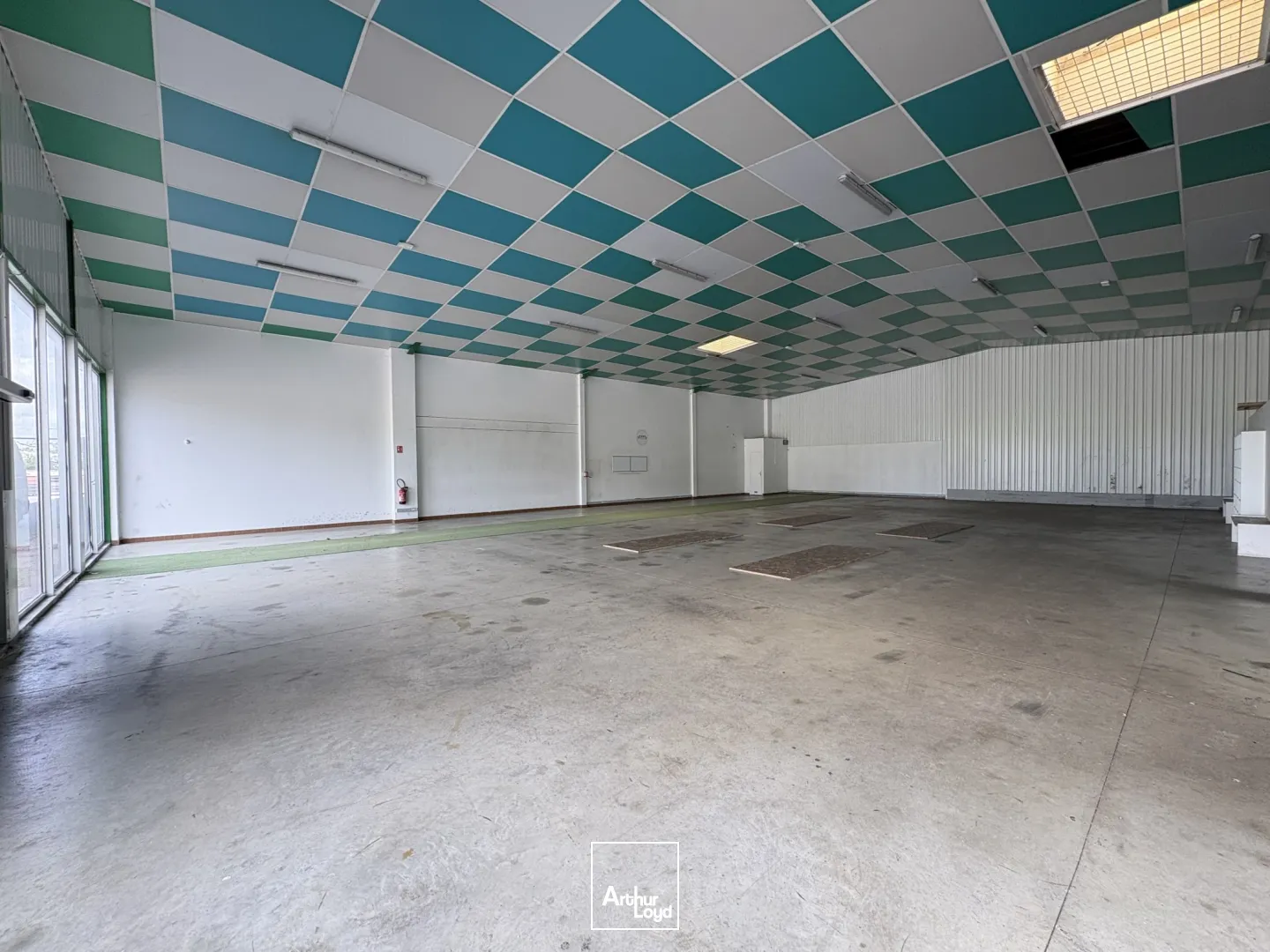 Locaux commerciaux - Location - BREUIL LE SEC - 60840 - 490-490 - 7762013