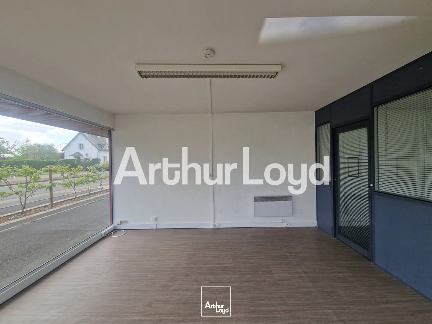 Locaux commerciaux - Location - MEZIDON VALLEE D AUGE - 14270 - 55-55 - 7762476