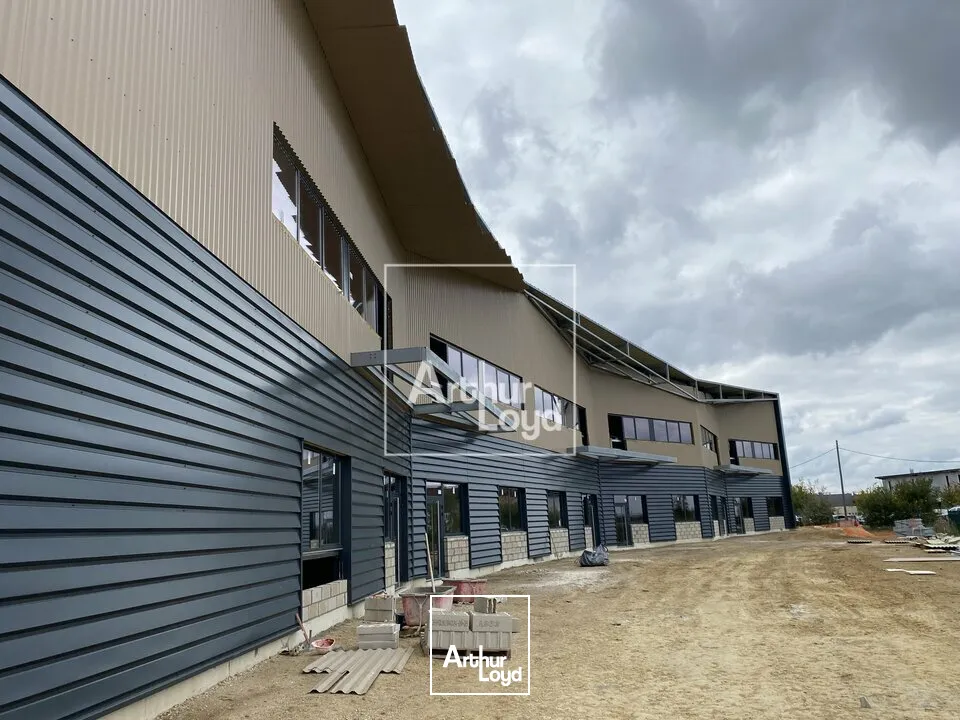 Locaux d'activité & Entrepôts - Vente - MOISSY CRAMAYEL - 77550 - 418-3990 - 7762730