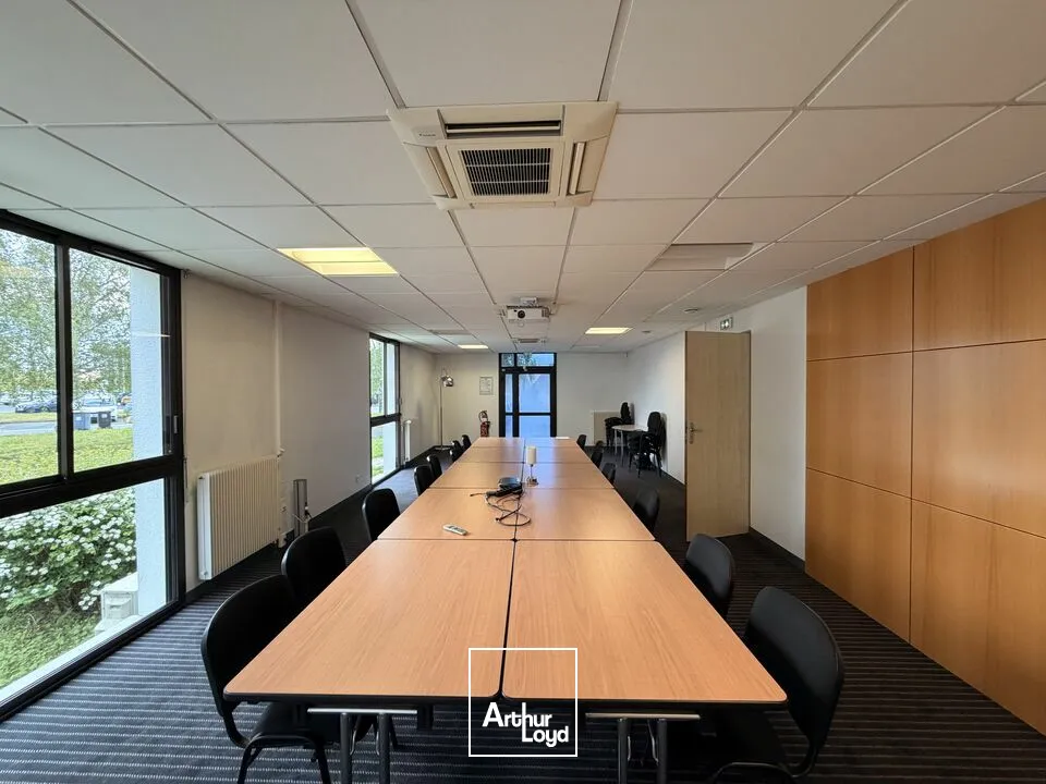 Locaux d'activité & Entrepôts - Location - POITIERS - 86000 - 763-763 - 7762756