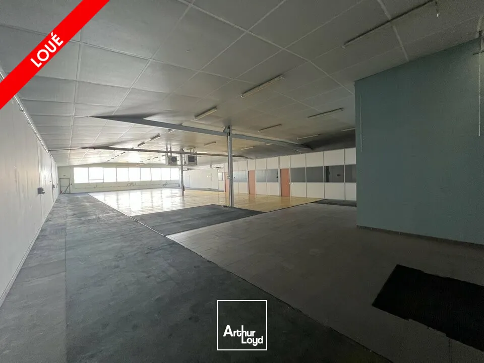 Locaux commerciaux - Location - L'ISLE D'ESPAGNAC - 16340 - 715-715 - 7763109