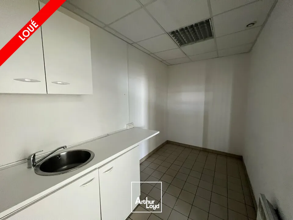 Locaux commerciaux - Location - L'ISLE D'ESPAGNAC - 16340 - 715-715 - 7763113