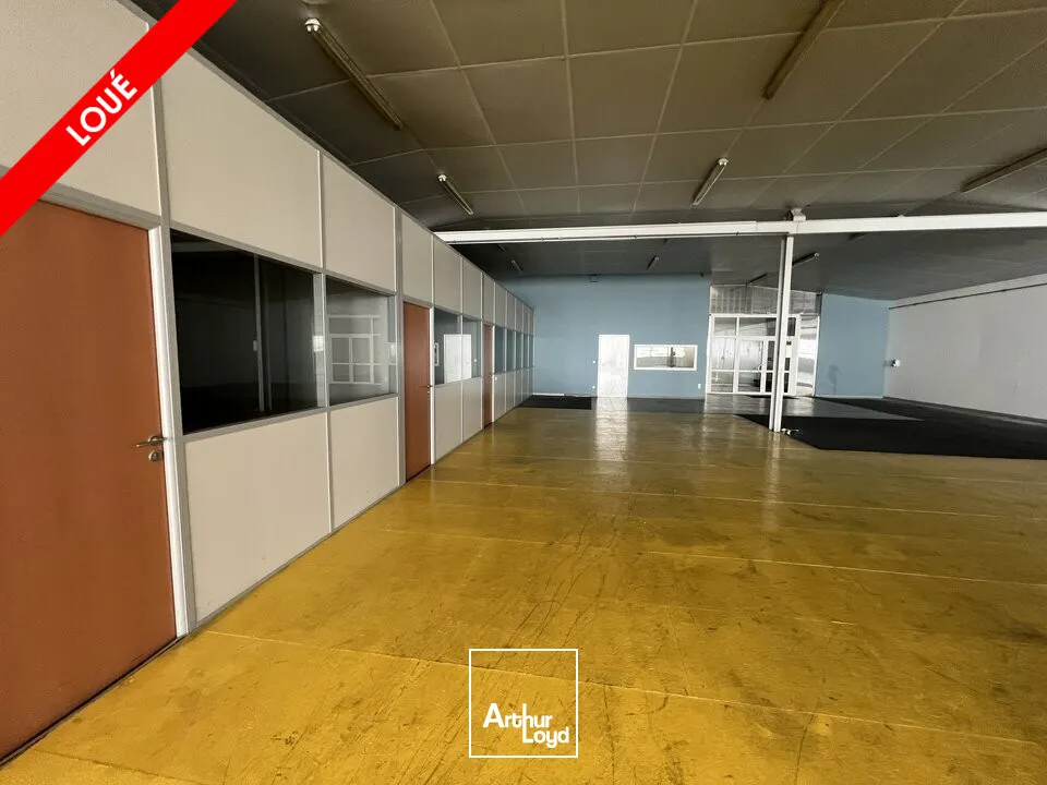 Locaux commerciaux - Location - L'ISLE D'ESPAGNAC - 16340 - 715-715 - 7763111
