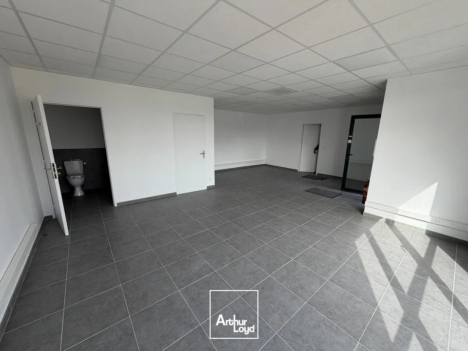 Locaux d'activité & Entrepôts - Location - MOURS SAINT EUSEBE - 26540 - 269-269 - 7763535