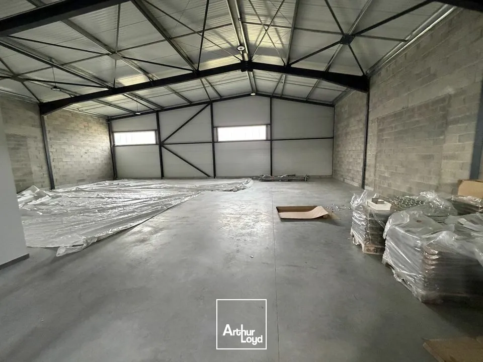 Locaux d'activité & Entrepôts - Location - MOURS SAINT EUSEBE - 26540 - 296-296 - 7763542