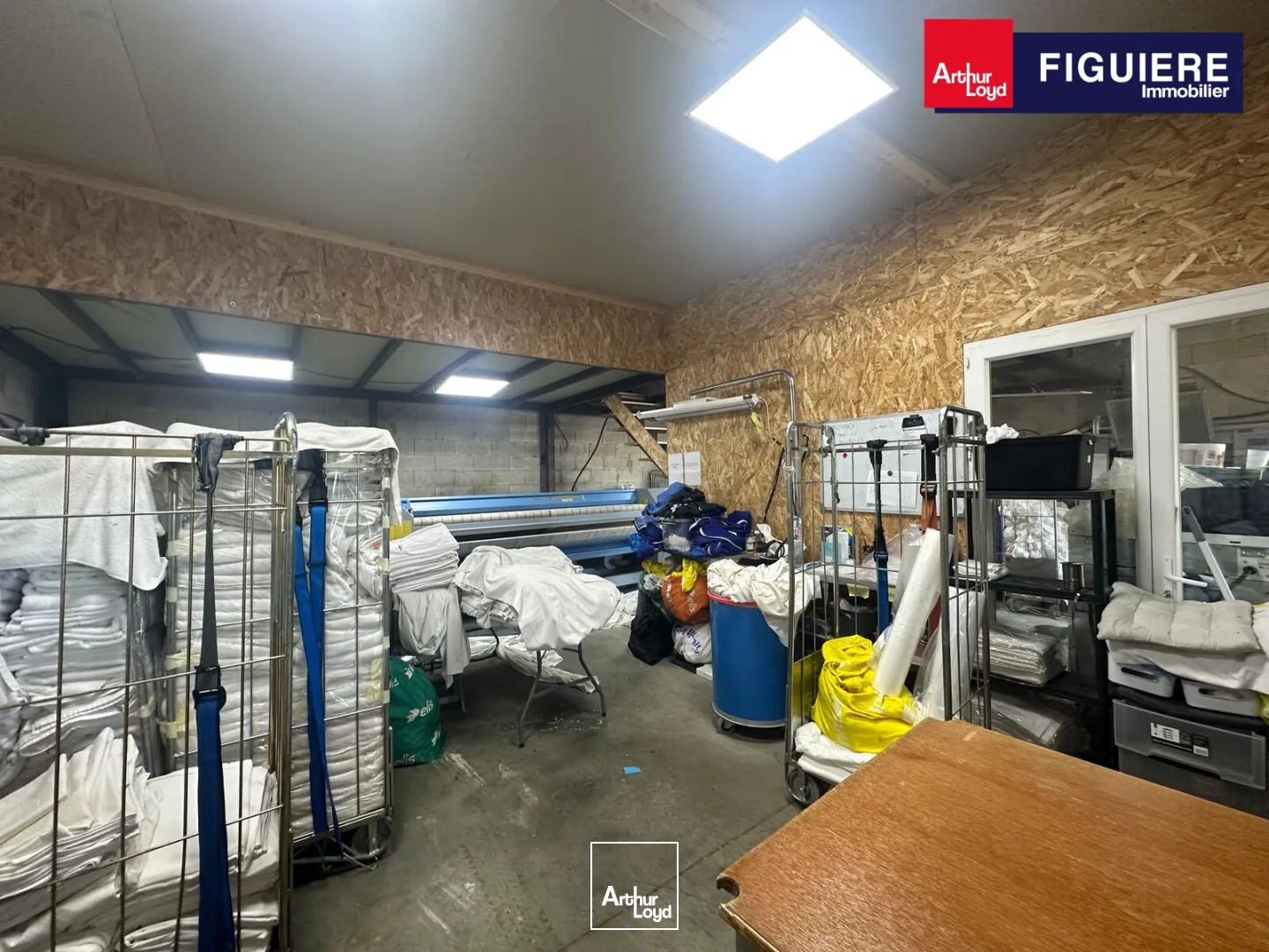 Locaux d'activité & Entrepôts - Location - VENELLES - 13770 - 281-281 - 7763740