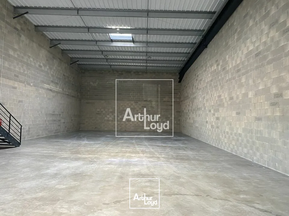 Locaux d'activité & Entrepôts - Location - AVRAINVILLE - 91630 - 424-9527 - 7764525