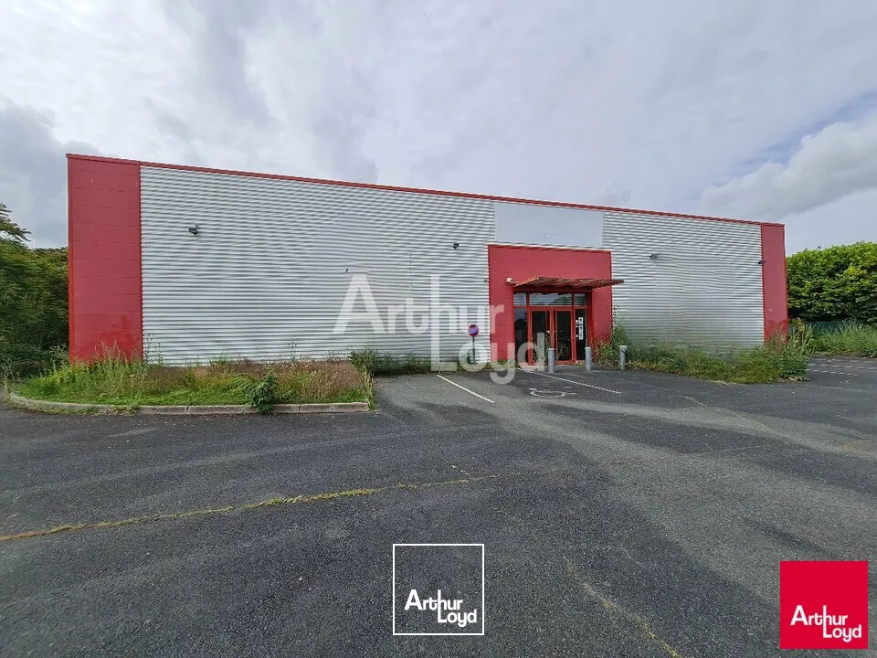 Locaux commerciaux - Location - ISSOUDUN - 36100 - 835-835 - 7764572