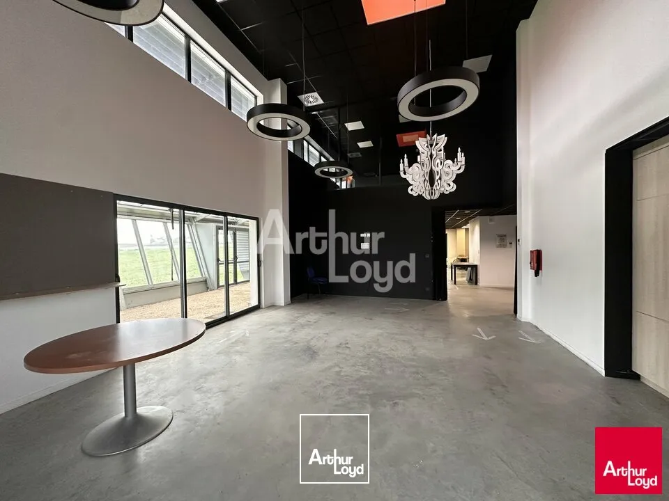 Locaux d'activité & Entrepôts - Location - NOYAL SUR VILAINE - 35530 - 580-580 - 7764587