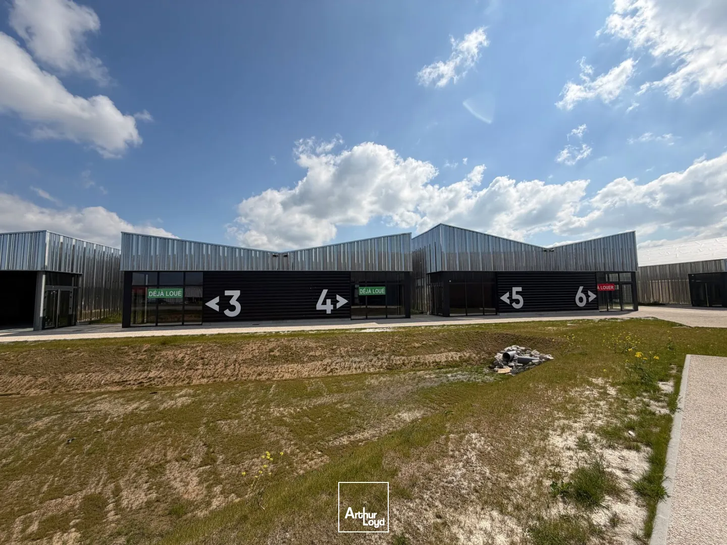 Locaux commerciaux - Location - DIEPPE - 76370 - 113.97-1624.92 - 7764821