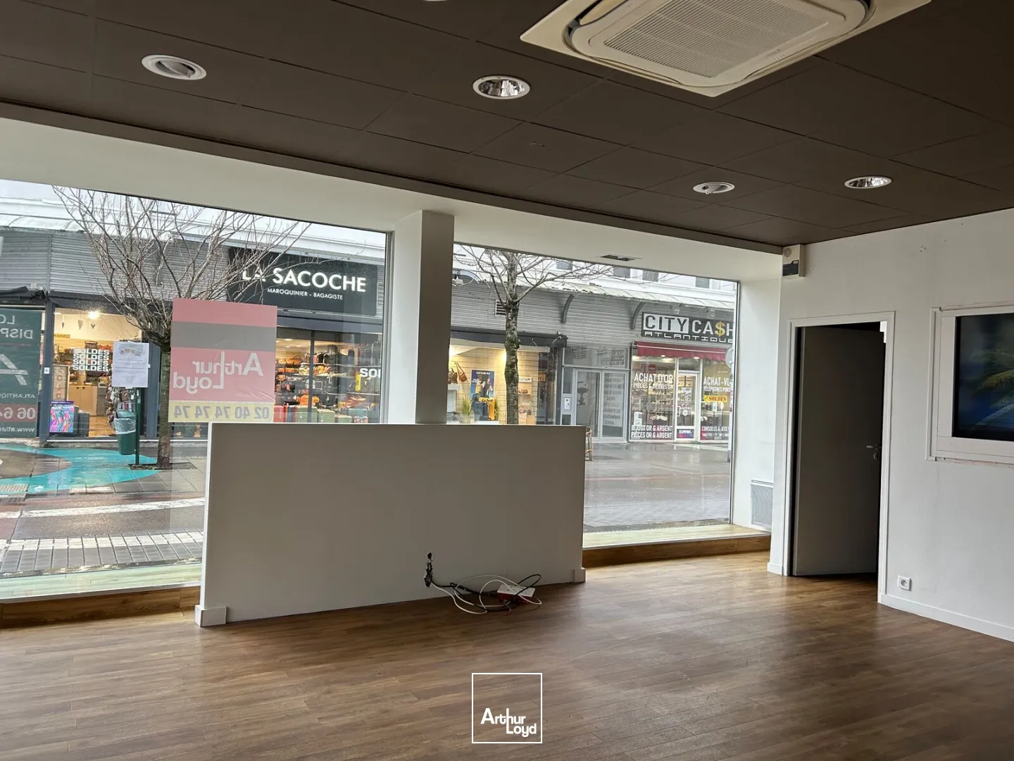 Locaux commerciaux - Location - SAINT NAZAIRE - 44600 - 119-119 - 7764943