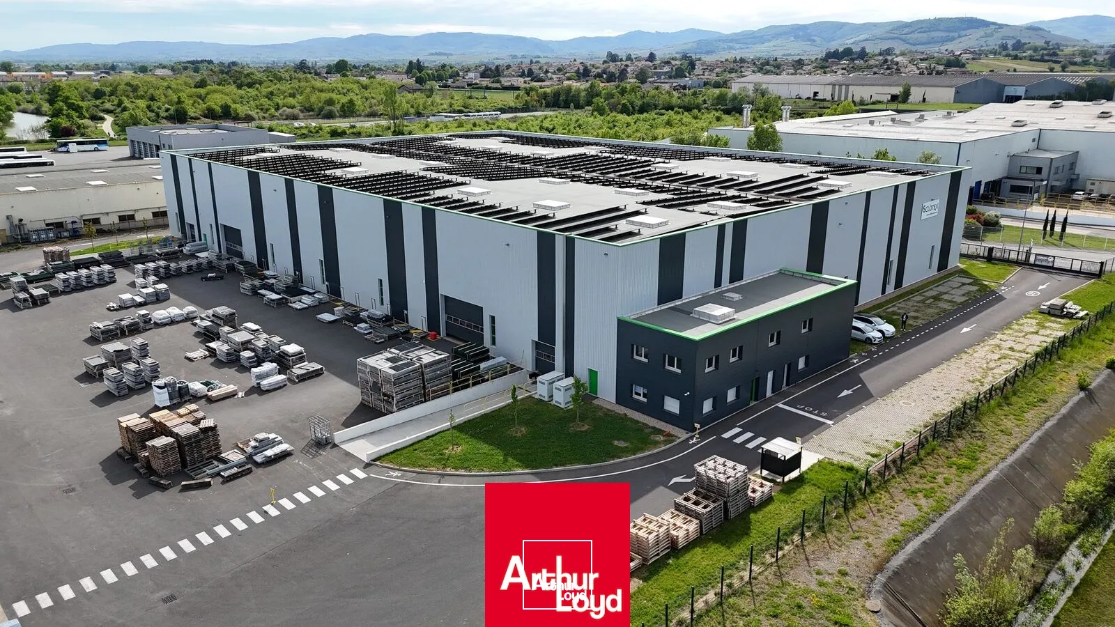Locaux d'activité & Entrepôts - Location - BELLEVILLE-EN-BEAUJOLAIS - 69220 - 6200-6200 - 7764955