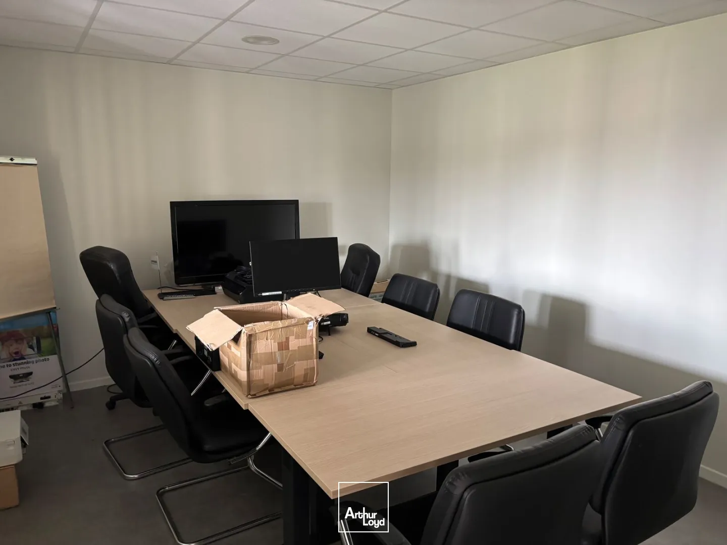 Bureaux - Location - LA CHAPELLE EN SERVAL - 60520 - 89-89 - 7765681