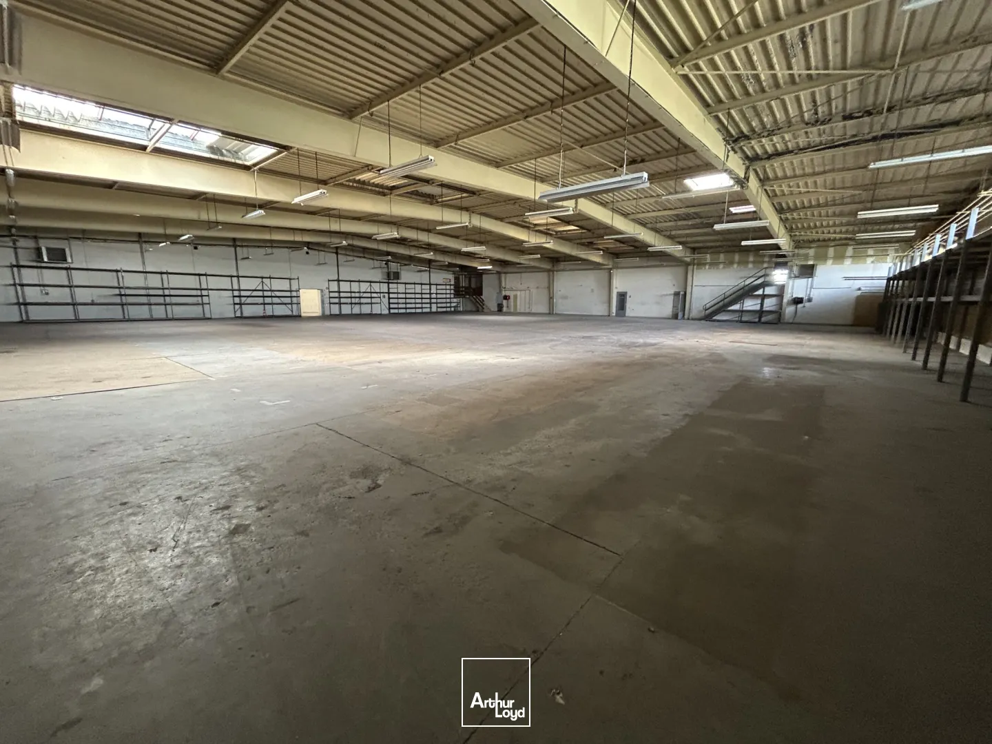 Locaux d'activité & Entrepôts - Location - BORDEAUX - 33000 - 2000-2000 - 7765747