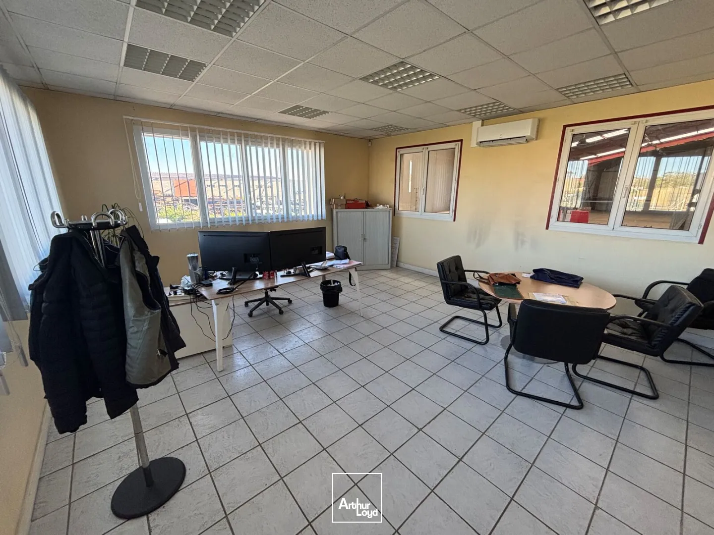 Locaux d'activité & Entrepôts - Location - BRESLES - 60510 - 600-600 - 7767416