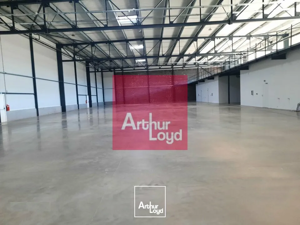 Locaux d'activité & Entrepôts - Location - CLERMONT FERRAND - 63100 - 522-522 - 7769557