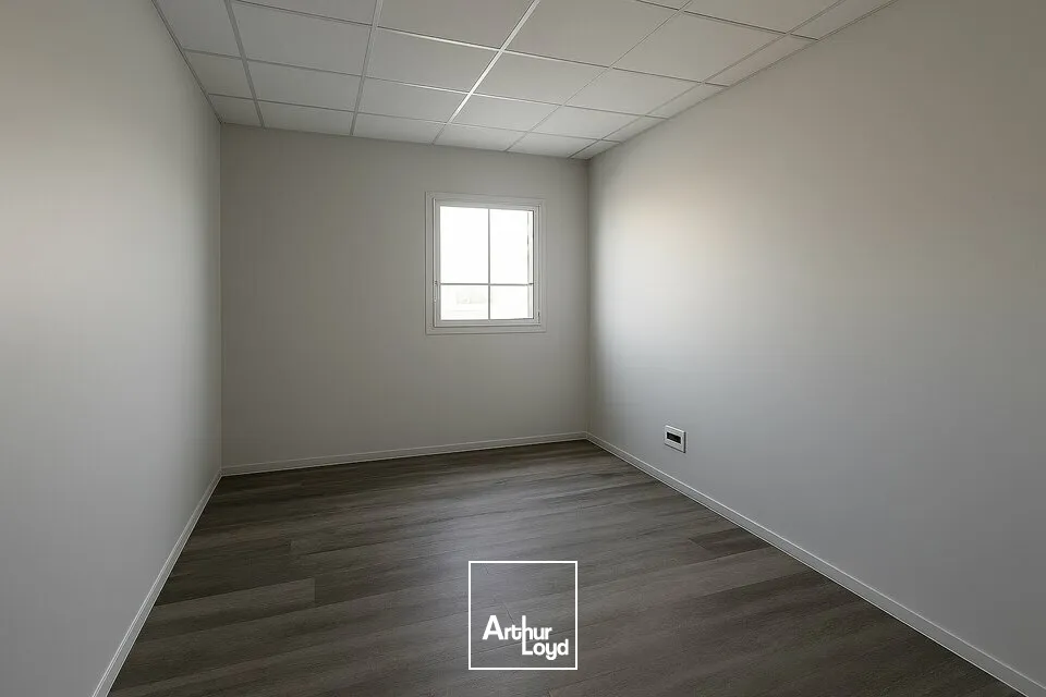 Locaux d'activité & Entrepôts - Location - MIGNE AUXANCES - 86440 - 762-762 - 7770492