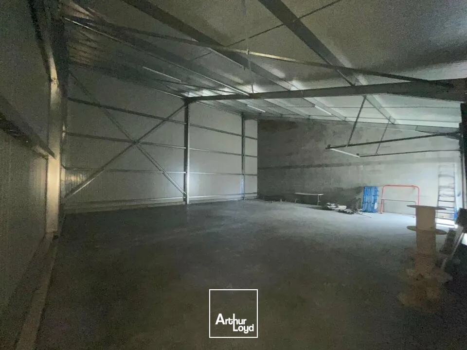 Locaux d'activité & Entrepôts - Location - NESMY - 85310 - 140-140 - 7770501