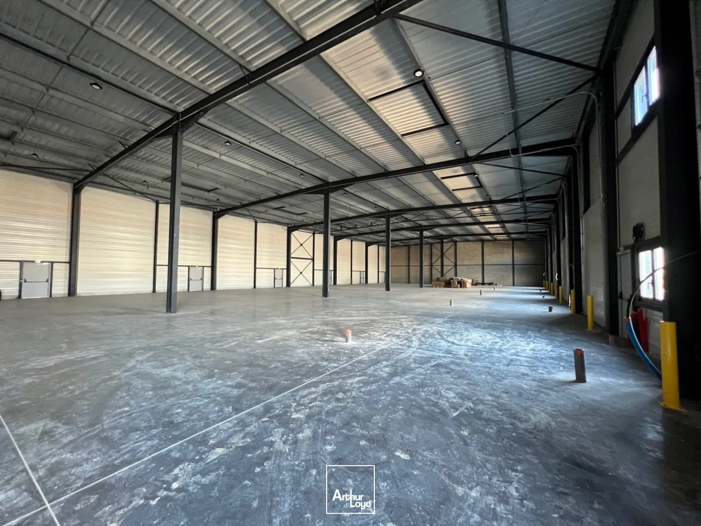 Locaux d'activité & Entrepôts - Location - LE MESNIL AMELOT - 77990 - 808-808 - 7771060