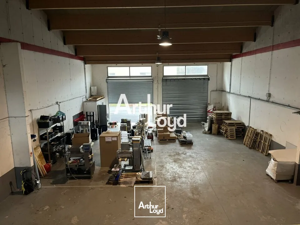 Locaux d'activité & Entrepôts - Location - MONTAUROUX - 83440 - 225-225 - 7771363