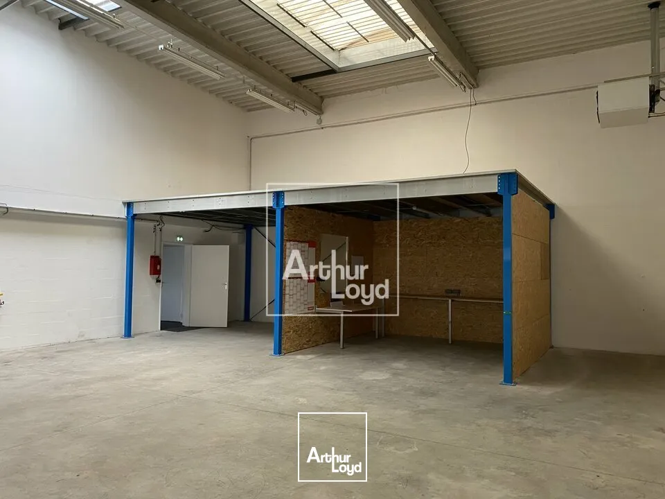 Locaux d'activité & Entrepôts - Location - MOISSY CRAMAYEL - 77550 - 290-290 - 7771497
