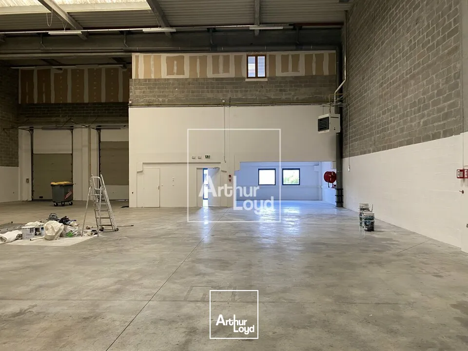 Locaux d'activité & Entrepôts - Location - MOISSY CRAMAYEL - 77550 - 760-760 - 7771553