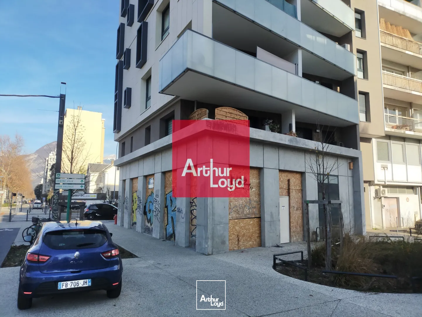 Locaux commerciaux - Location - GRENOBLE - 38100 - 83-83 - 7772315