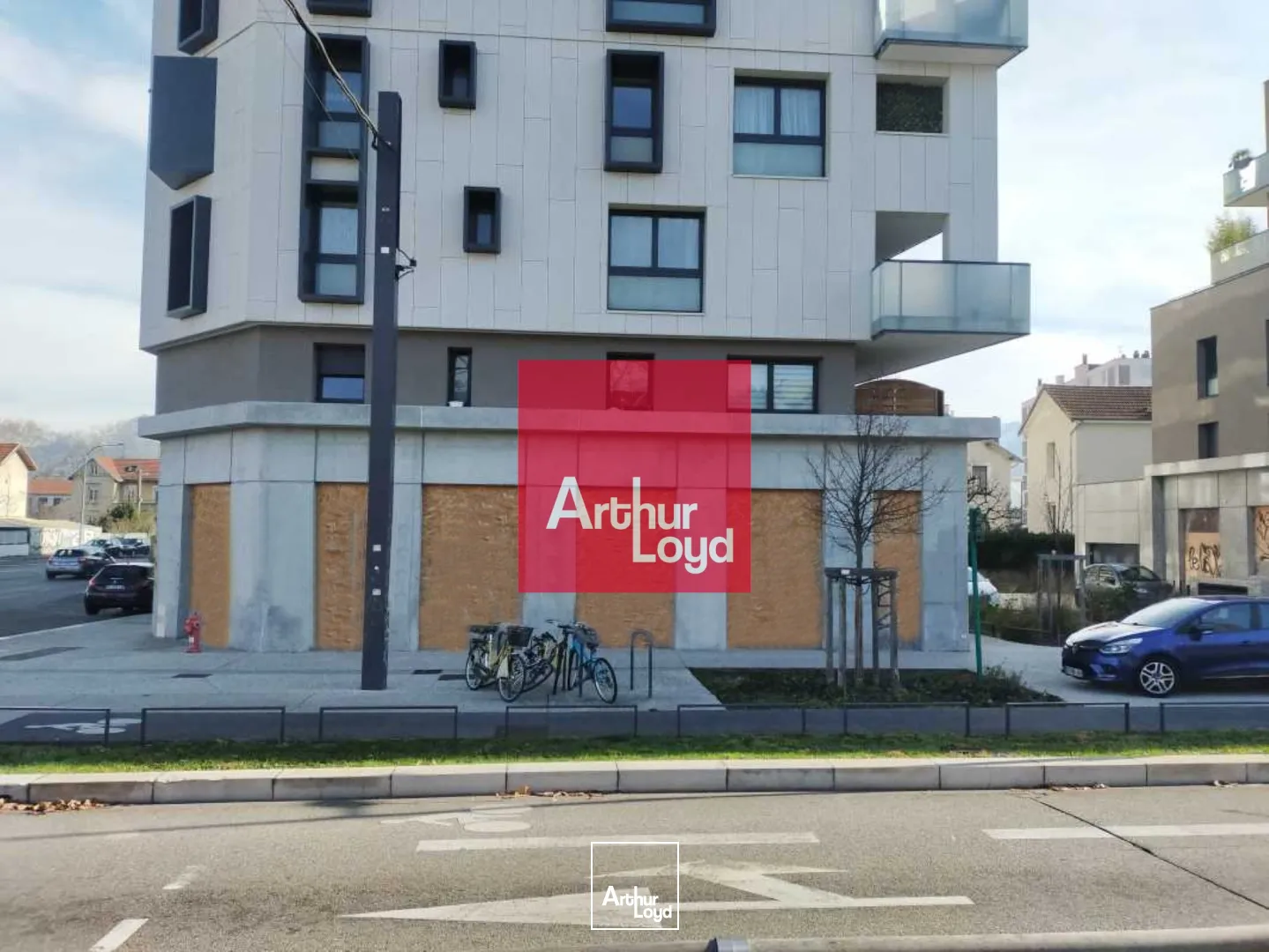 Locaux commerciaux - Location - GRENOBLE - 38100 - 83-83 - 7772314