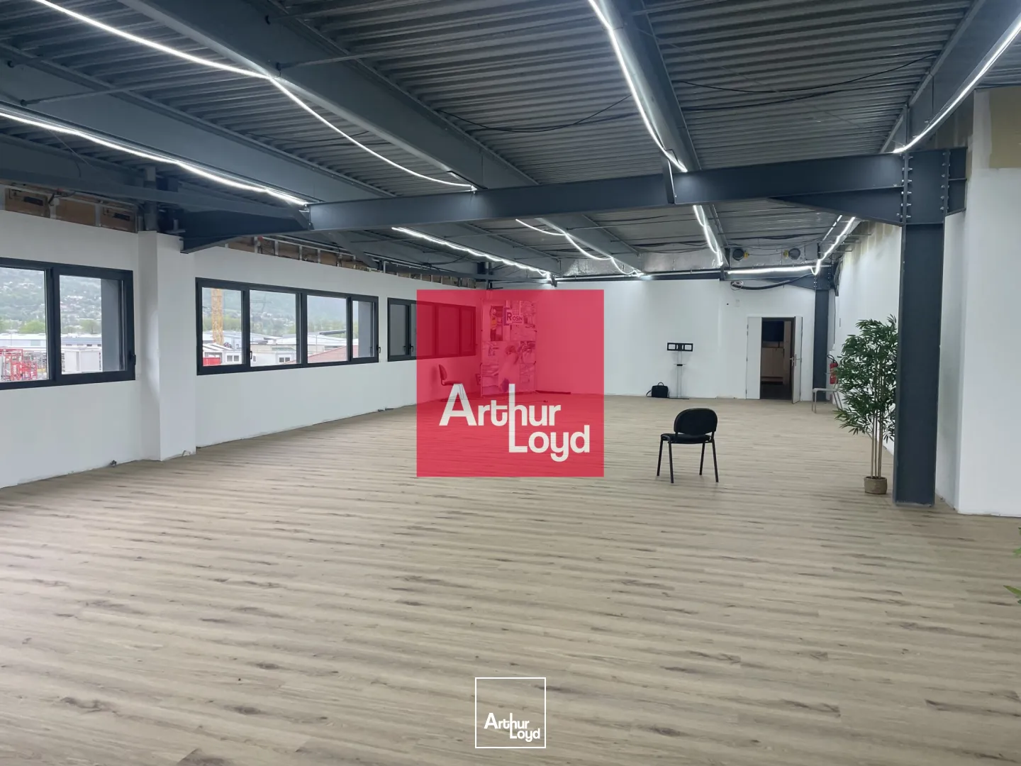 Bureaux - Location - VARCES ALLIERES ET RISSET - 38760 - 301-1305 - 7772380