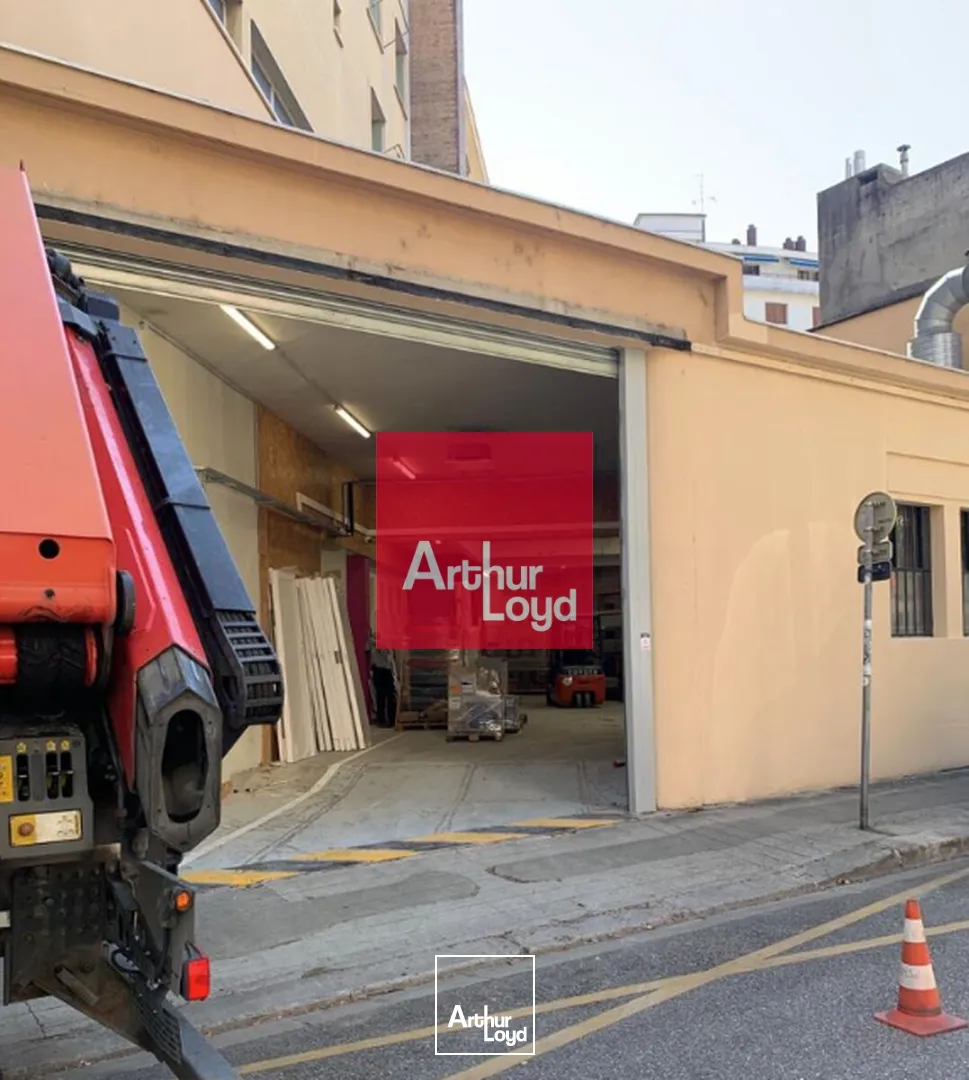 Locaux commerciaux - Location - GRENOBLE - 38000 - 177.3-697.9 - 7772800