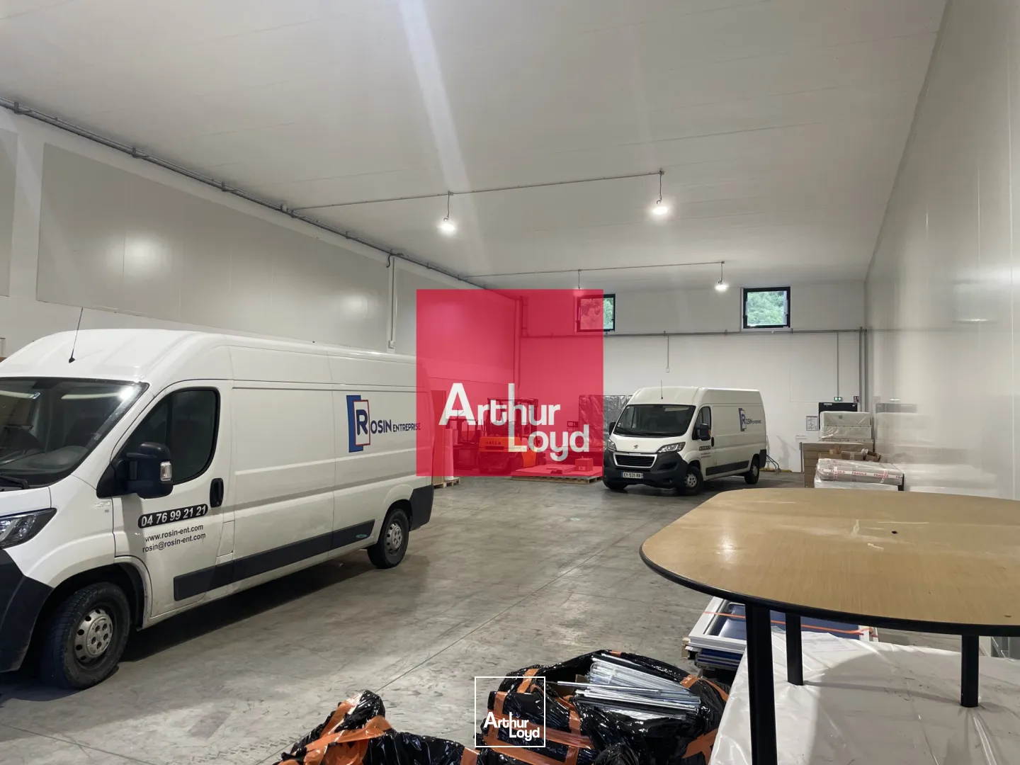 Locaux d'activité & Entrepôts - Location - VARCES ALLIERES ET RISSET - 38760 - 320-320 - 7772943