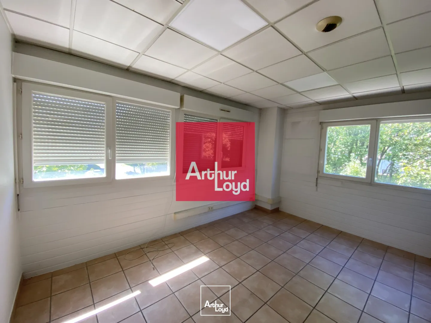 Bureaux - Location - VARCES ALLIERES ET RISSET - 38760 - 100-100 - 7773372