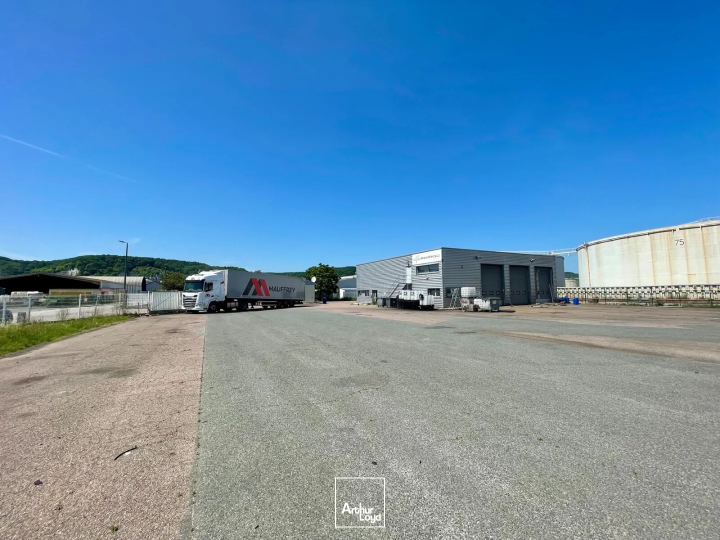 Locaux d'activité & Entrepôts - Vente - LE GRAND QUEVILLY - 76120 - 185-685 - 7773949