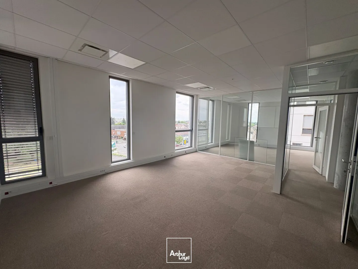 Bureaux - Location - FLEURY LES AUBRAIS - 45400 - 302.99-302.99 - 7773975