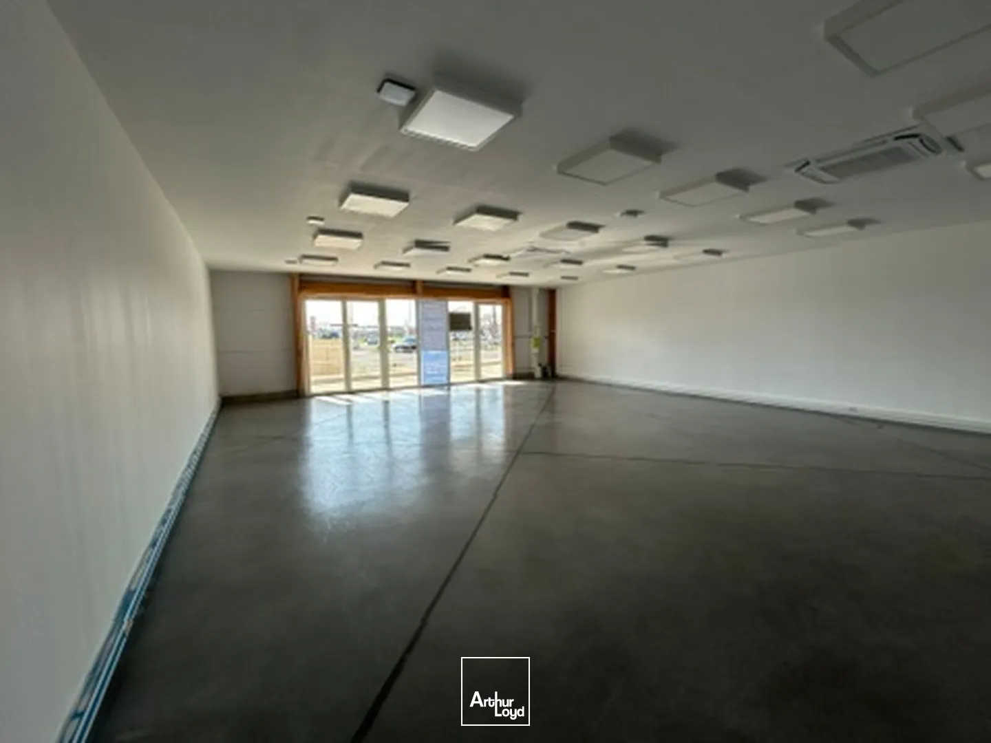 Locaux commerciaux - Location - CANET EN ROUSSILLON - 66140 - 135-135 - 7775040