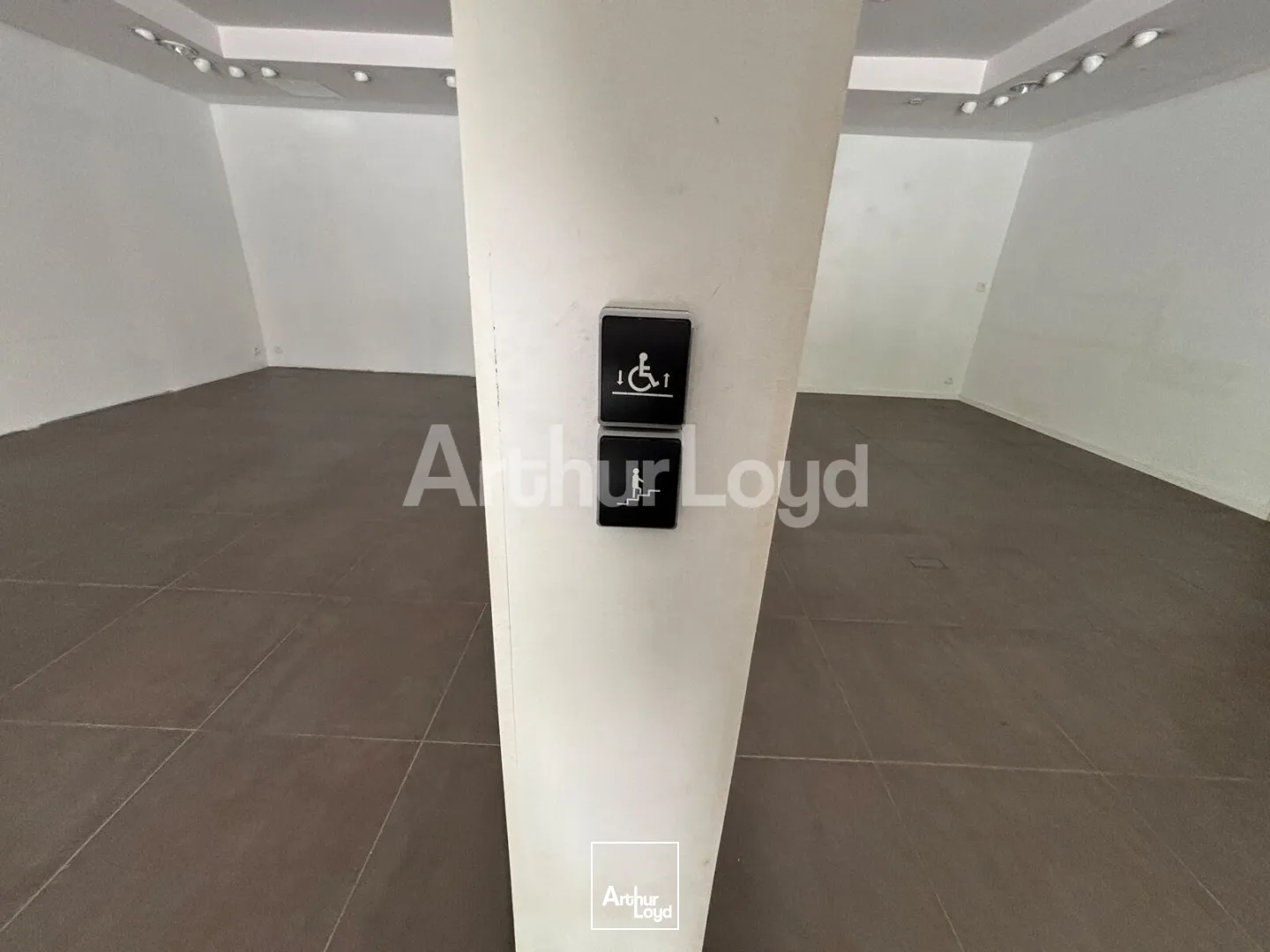 Locaux commerciaux - Location - DOUAI - 59500 - 230-230 - 7777145