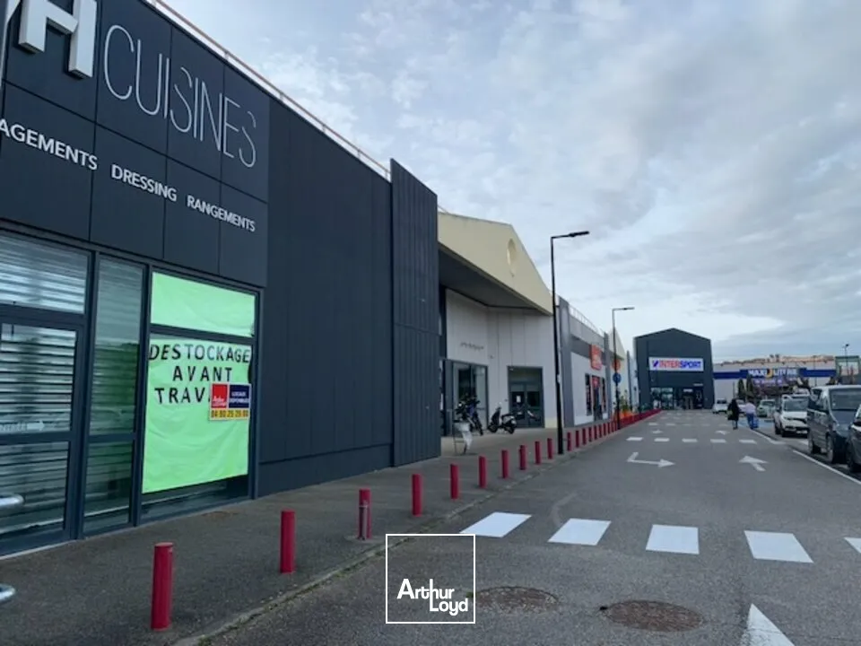 Locaux commerciaux - Location - LES ANGLES - 30133 - 501-501 - 7777348