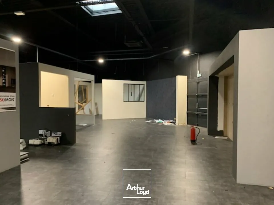 Locaux commerciaux - Location - LES ANGLES - 30133 - 501-501 - 7777351