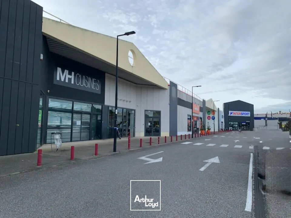 Locaux commerciaux - Location - LES ANGLES - 30133 - 501-501 - 7777350