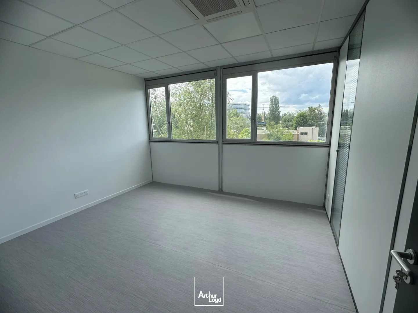 Bureaux - Location - OSNY - 95520 - 120-757 - 7777848